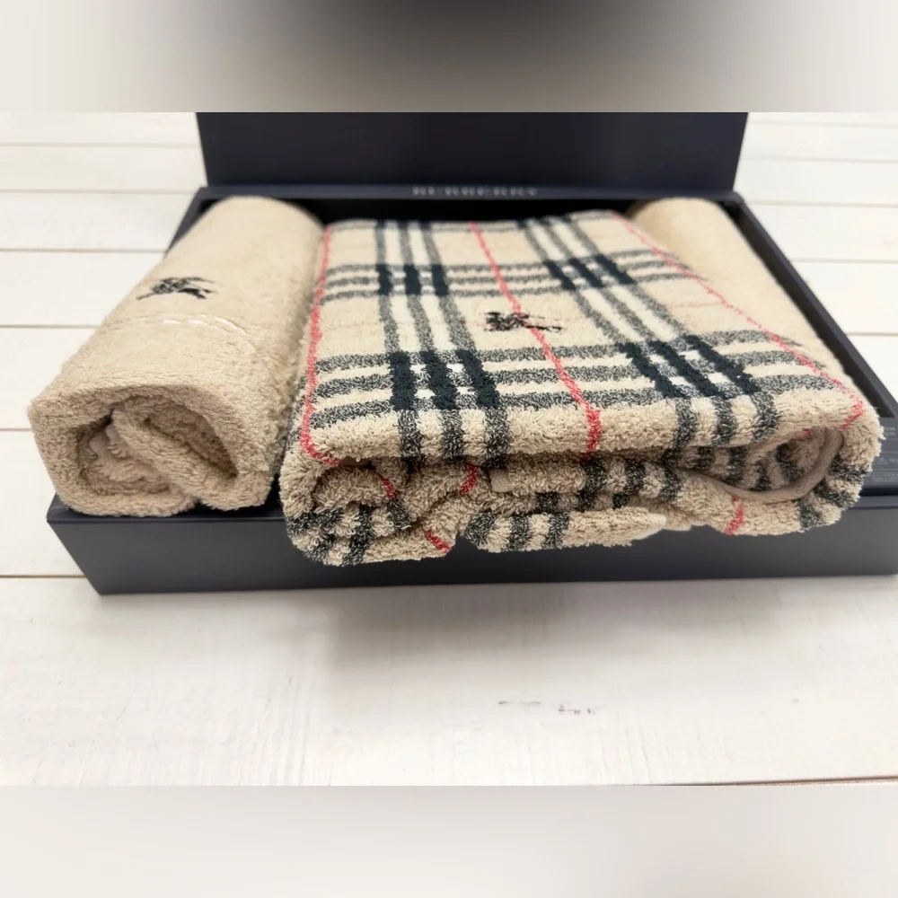 New Burberry Towel Gift Set